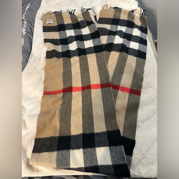 Burberry Checked Fringed-Edge XL extra large Scarf 100% cashmere - Picture 2 of 4
